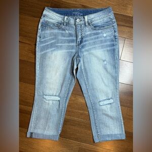 TIME & TRU CROPPED JEANS